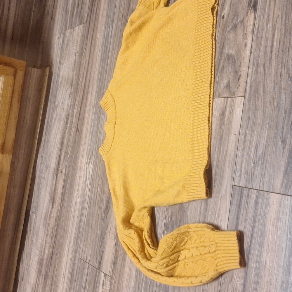 Mustard yellow cropped sweater